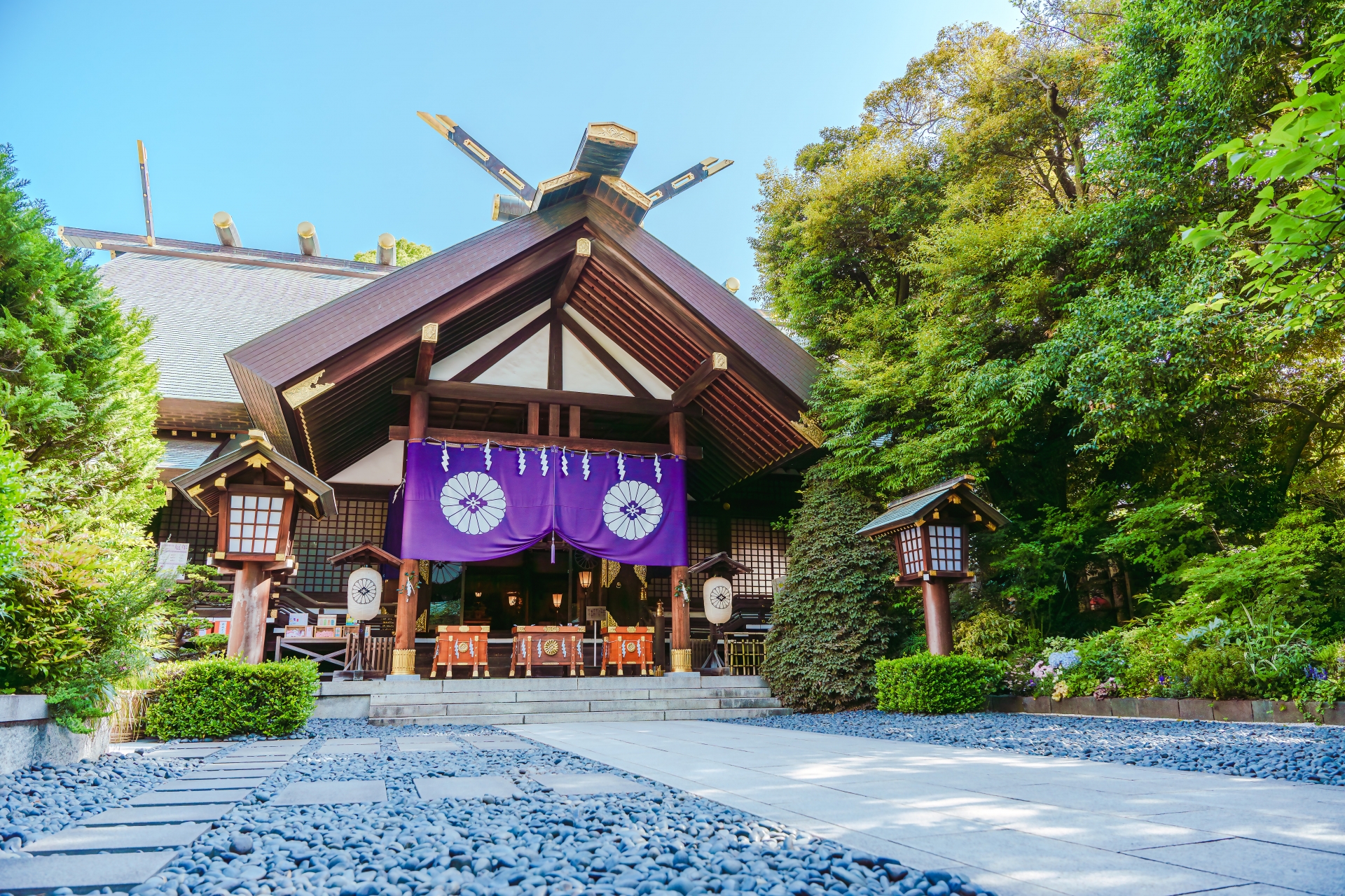 東京都で恋愛運アップ・縁結びに効果がある神社5選！関係成就・出会い・復縁にご利益あり♡最強おすすめ・人気・評判の強力パワースポット！
