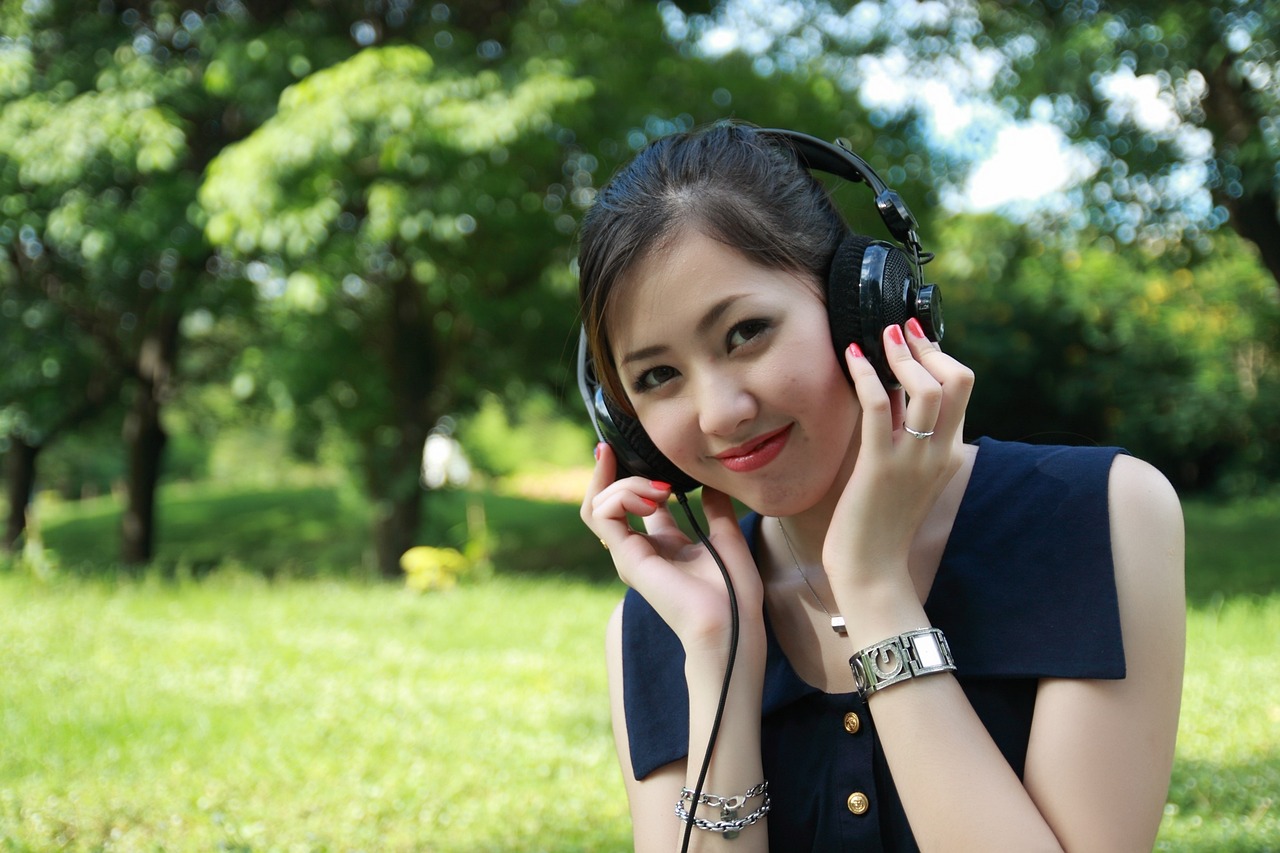 夢占いで歌の夢の意味とは？吉夢それとも悪夢？上手、褒められる、音痴、歌詞が思い出せない、好きな人、友達、一人で、外国人、子供、カラオケ、お風呂など