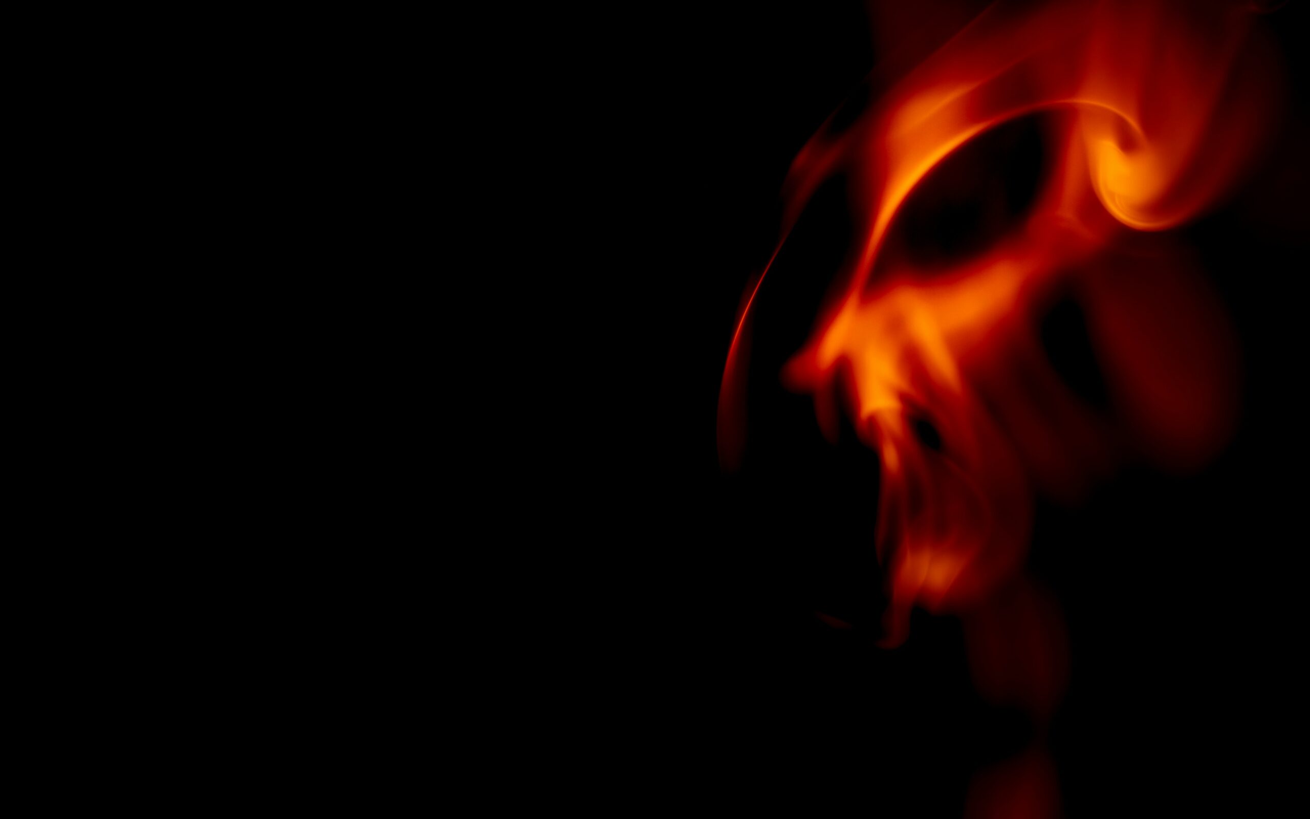 夢占いで悪魔の夢の意味は？吉夢？悪夢？襲われる、逃げる、連れ去られる、子供の容姿、怖い、天使、取り憑かれる、悪魔祓い、崇拝、踊る、家、邪悪などまとめ
