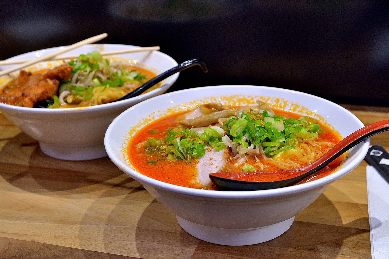 ラーメンの夢の意味とは？（夢占い）食べる、作る、こぼす、バイト、注文する、探す、冷たい、美味しい、不味い、好きな人、一人でなど